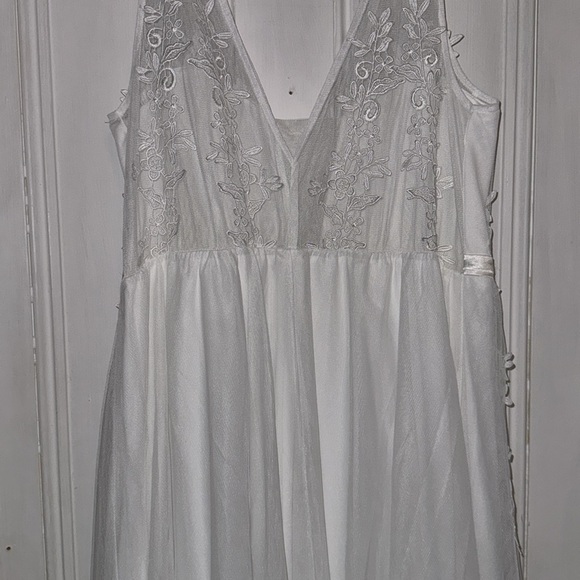 Ever Pretty White Gown size 2XL - Picture 7 of 7
